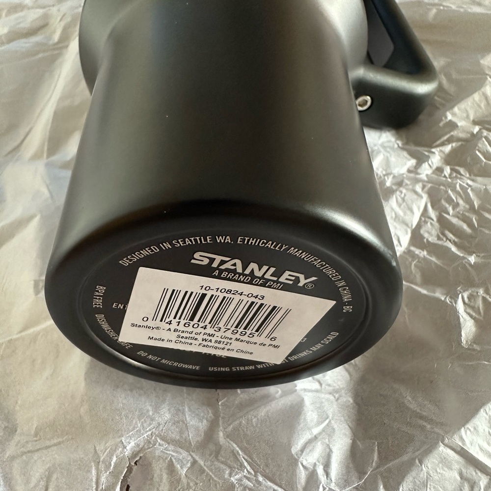 Stanley 40oz Stainless Steel H2.0 FlowState Quencher Tumbler - Black Glow Color - Picture 4 of 4
